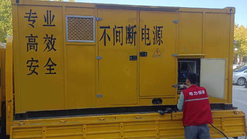 房山柴油发电机组和UPS电源配合使用时，如何避免切换过程中的电力中断？